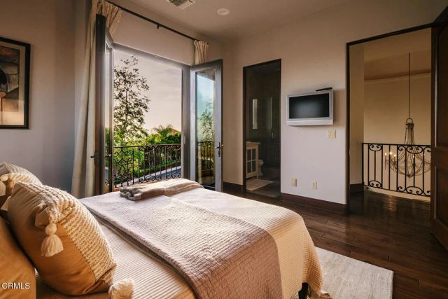 2330 Crystal Lane, Pasadena, CA 91107