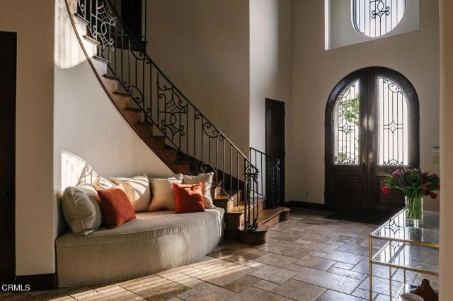 2330 Crystal Lane, Pasadena, CA 91107