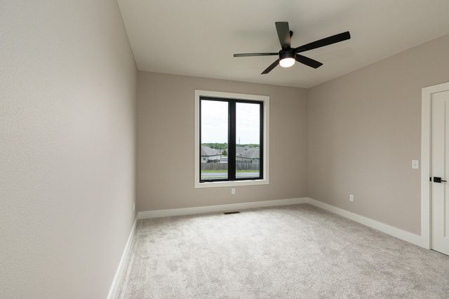 2066 N Unbridled Court, Springfield, MO 65802