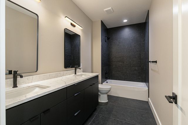 2066 N Unbridled Court, Springfield, MO 65802