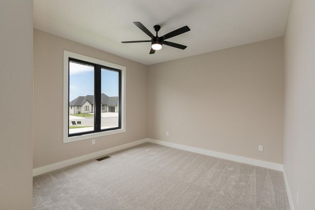 2066 N Unbridled Court, Springfield, MO 65802