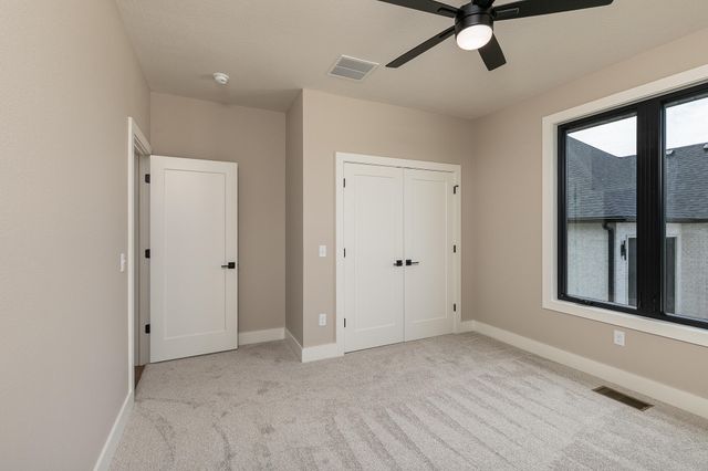 2066 N Unbridled Court, Springfield, MO 65802