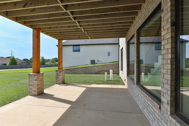 2066 N Unbridled Court, Springfield, MO 65802
