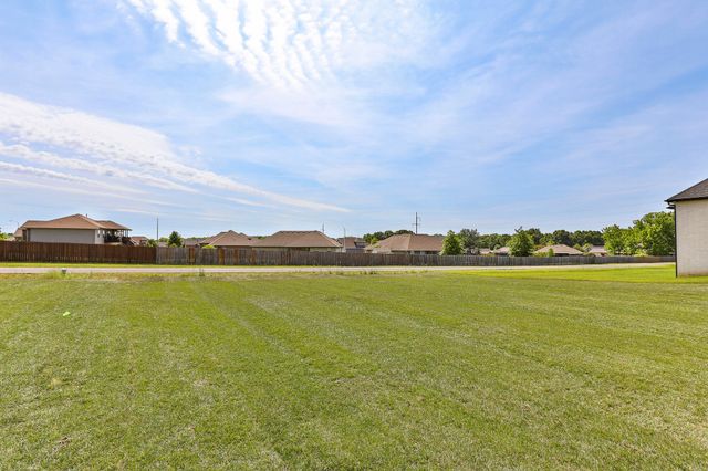 2066 N Unbridled Court, Springfield, MO 65802