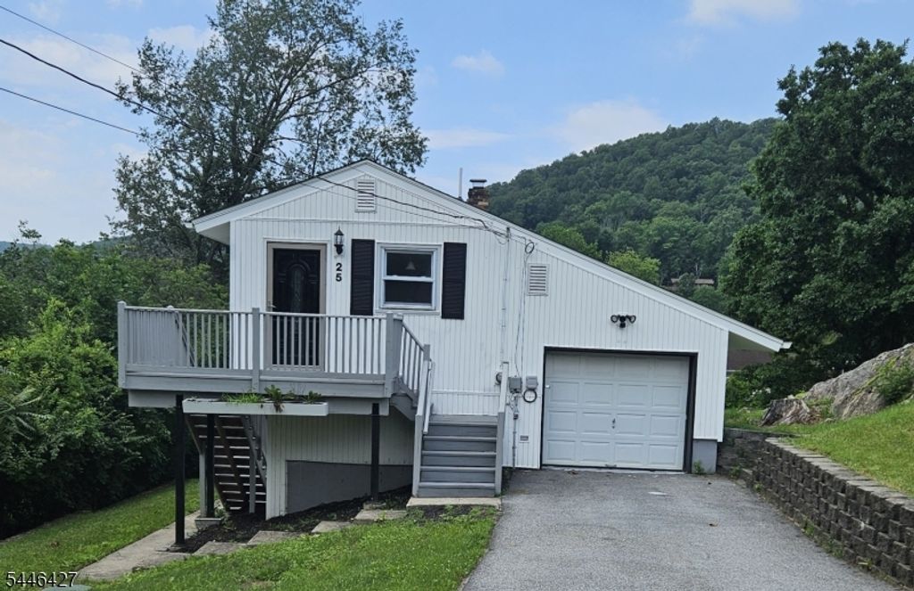 25 Ivy Pl, Vernon Twp., NJ 07418