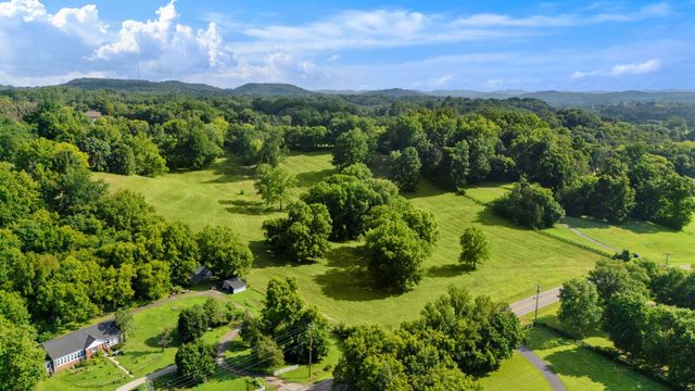 6628 Bethesda Arno Rd, Thompsons Station, TN 37179