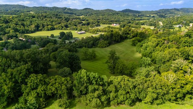 6628 Bethesda Arno Rd, Thompsons Station, TN 37179
