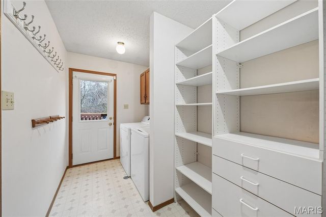 17 Praise Court, Fenton, MO 63026