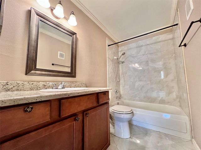 700 Thicket Lane 804, Houston, TX 77079