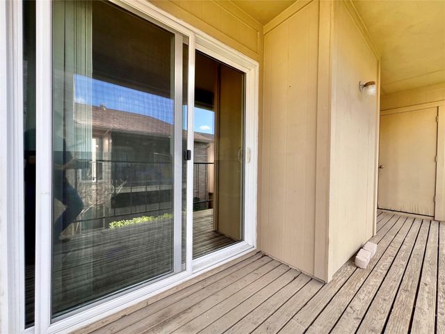 700 Thicket Lane 804, Houston, TX 77079