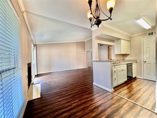 700 Thicket Lane 804, Houston, TX 77079