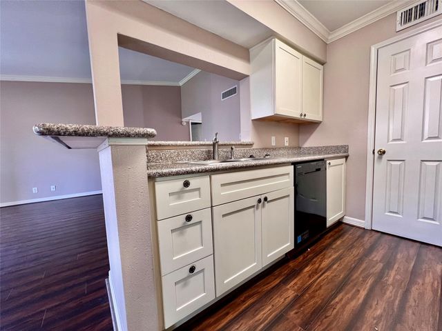 700 Thicket Lane 804, Houston, TX 77079