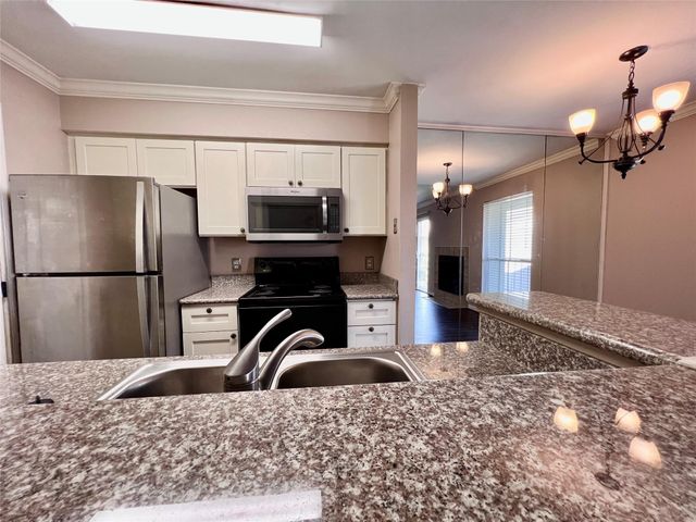 700 Thicket Lane 804, Houston, TX 77079