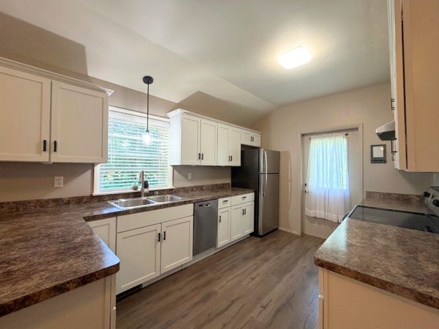 12313 Railroad Road, Vienna Twp, MI 48420