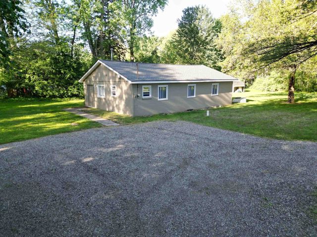 12313 Railroad Road, Vienna Twp, MI 48420