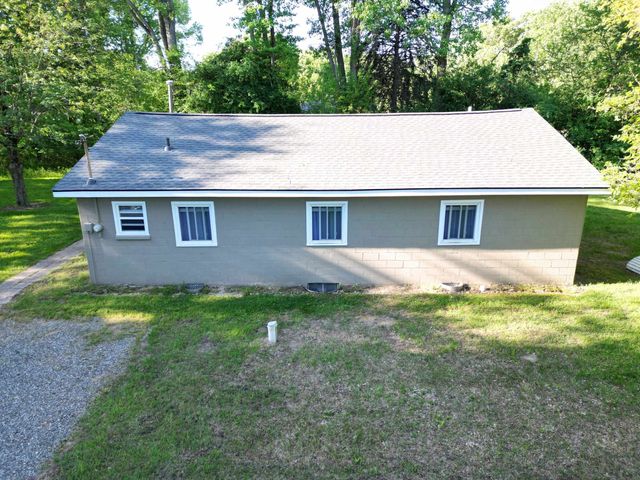 12313 Railroad Road, Vienna Twp, MI 48420