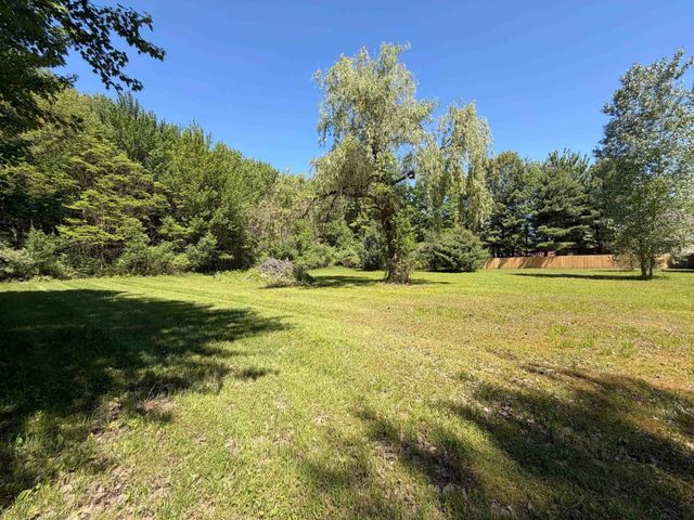 12313 Railroad Road, Vienna Twp, MI 48420