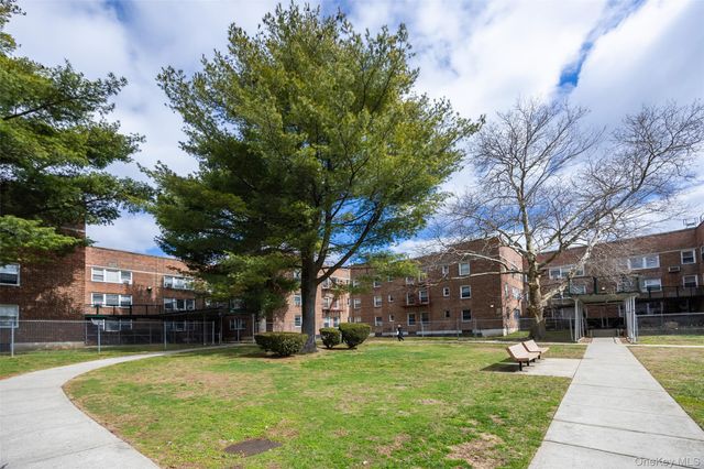 69-12 140th Street 2C, Kew Garden Hills, NY 11367