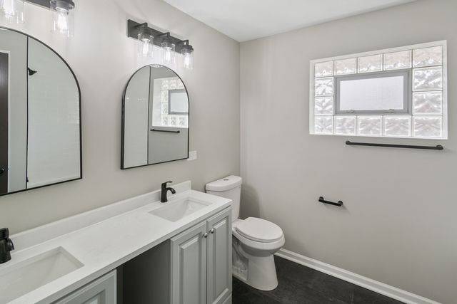 947 E 169th Street, South Holland, IL 60473