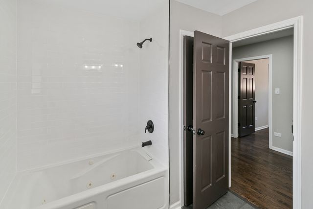 947 E 169th Street, South Holland, IL 60473