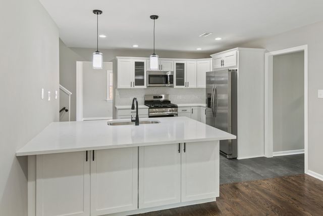 947 E 169th Street, South Holland, IL 60473