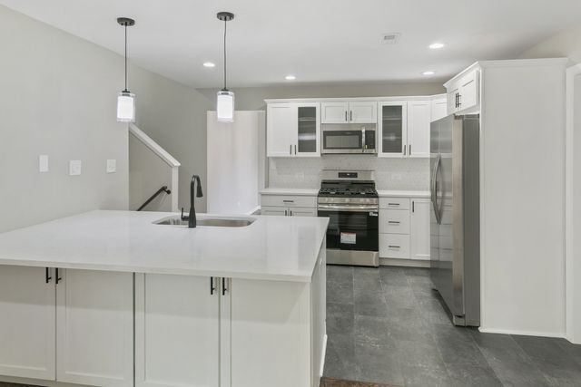 947 E 169th Street, South Holland, IL 60473