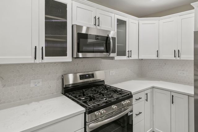 947 E 169th Street, South Holland, IL 60473