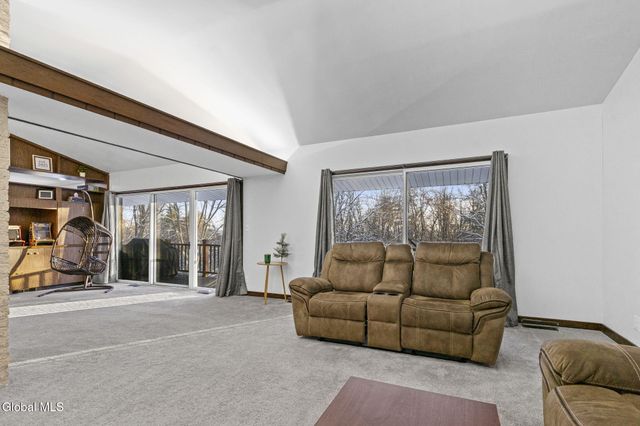 268 Golf Course Road, Amsterdam, NY 12010