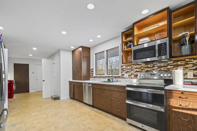 268 Golf Course Road, Amsterdam, NY 12010