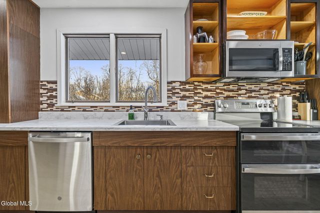 268 Golf Course Road, Amsterdam, NY 12010