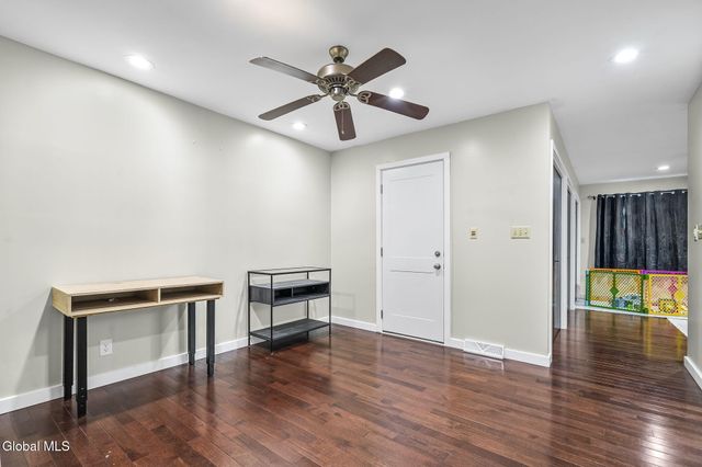 268 Golf Course Road, Amsterdam, NY 12010