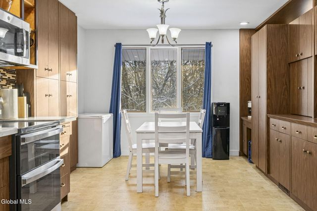 268 Golf Course Road, Amsterdam, NY 12010