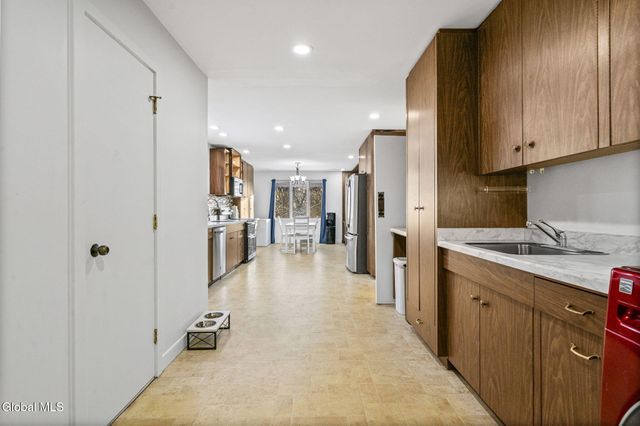 268 Golf Course Road, Amsterdam, NY 12010