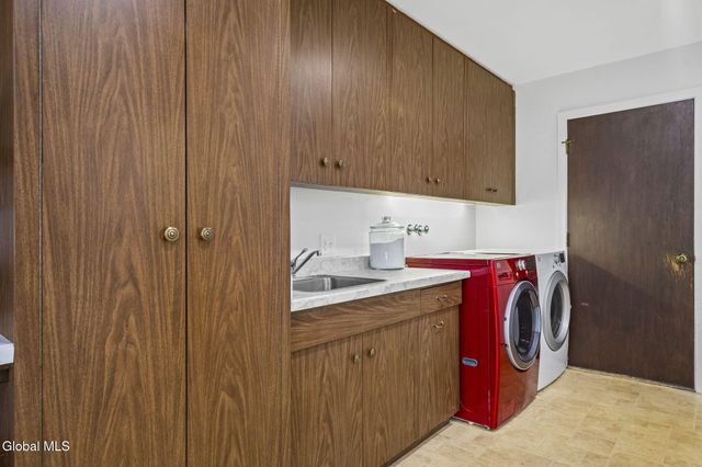 268 Golf Course Road, Amsterdam, NY 12010