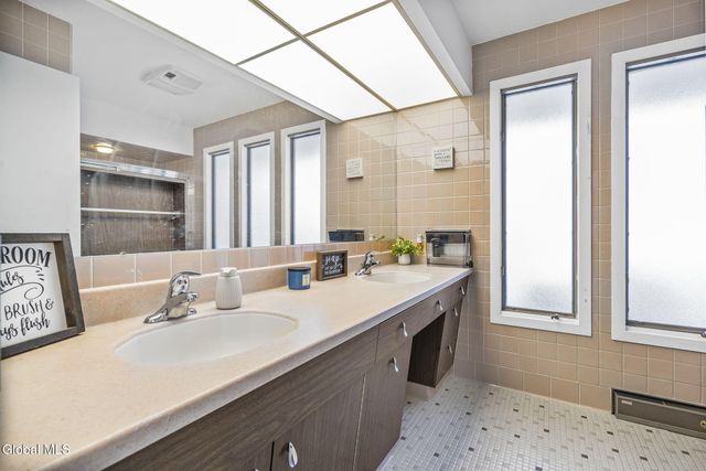 268 Golf Course Road, Amsterdam, NY 12010