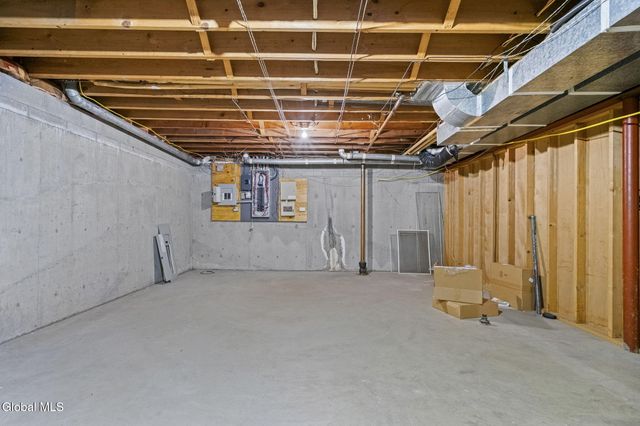 268 Golf Course Road, Amsterdam, NY 12010