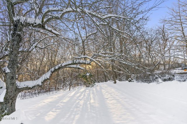 268 Golf Course Road, Amsterdam, NY 12010