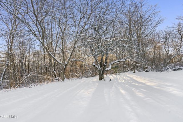 268 Golf Course Road, Amsterdam, NY 12010