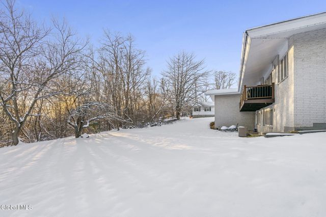 268 Golf Course Road, Amsterdam, NY 12010