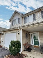 125 Beacon Drive, Hobart, IN 46342