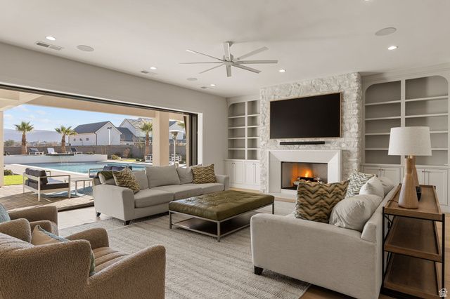 2881 S LEAF LN, Washington, UT 84780