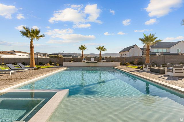 2881 S LEAF LN, Washington, UT 84780