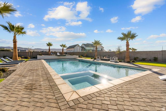 2881 S LEAF LN, Washington, UT 84780