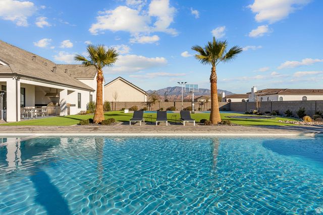 2881 S LEAF LN, Washington, UT 84780