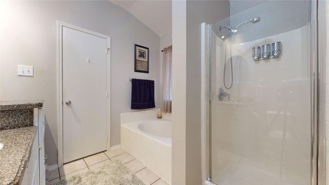 705 Chalk Knoll Road, Fort Worth, TX 76108