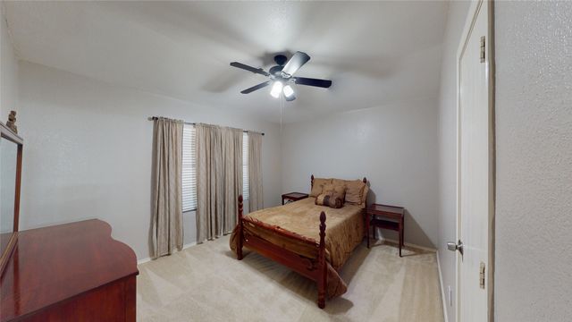 705 Chalk Knoll Road, Fort Worth, TX 76108