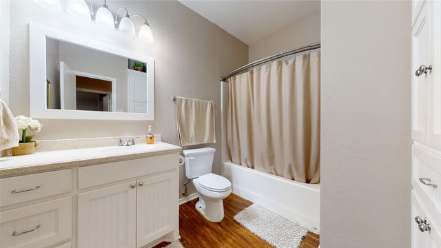 705 Chalk Knoll Road, Fort Worth, TX 76108