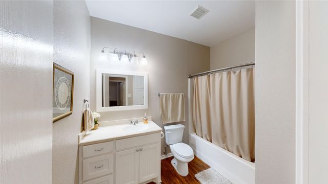 705 Chalk Knoll Road, Fort Worth, TX 76108