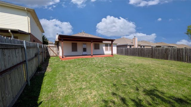 705 Chalk Knoll Road, Fort Worth, TX 76108