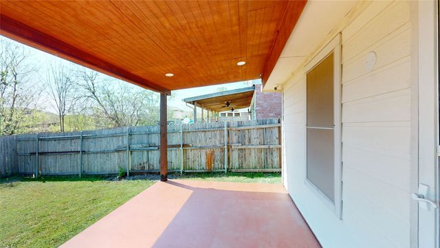 705 Chalk Knoll Road, Fort Worth, TX 76108